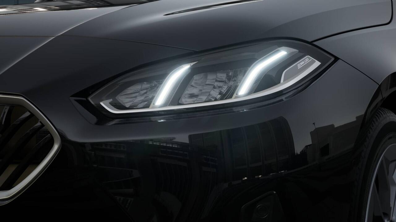 BMW 1-SERIE 120 / Achteruitrijcamera / Sportstoelen / Parking Assistant / Driving Assistant