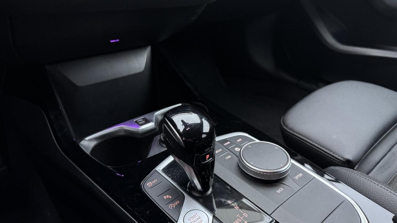 BMW 1-SERIE 118 Sportline Ed | Navi | Apple Carplay | Stoelverwarming