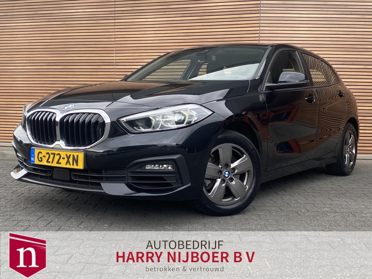BMW 1-SERIE 118i Executive Edition Lm velgen / Navigatie / Carplay