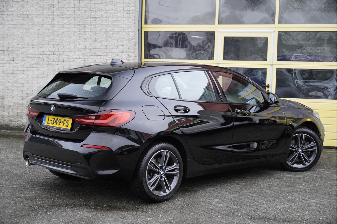 BMW 1-SERIE 116i Automaat! 5drs Sport Business Edition BJ2021 Lmv 17" | Led V+A | Pdc | Navi | Dashboard verlichting | Virtual cockpit | Climate control | Cruise control | Sportstoelen | Verwarmde voorstoelen | Getint glas