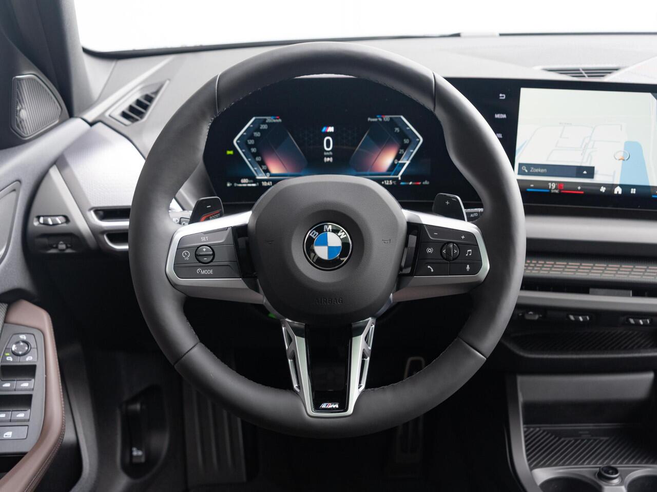 BMW 1-SERIE 120 | M Sportpakket Pro | Comfort Access | Panoramadak | Harman-Kardon | Verwarmd Stuurwiel | 18'' | Ekris Selection
