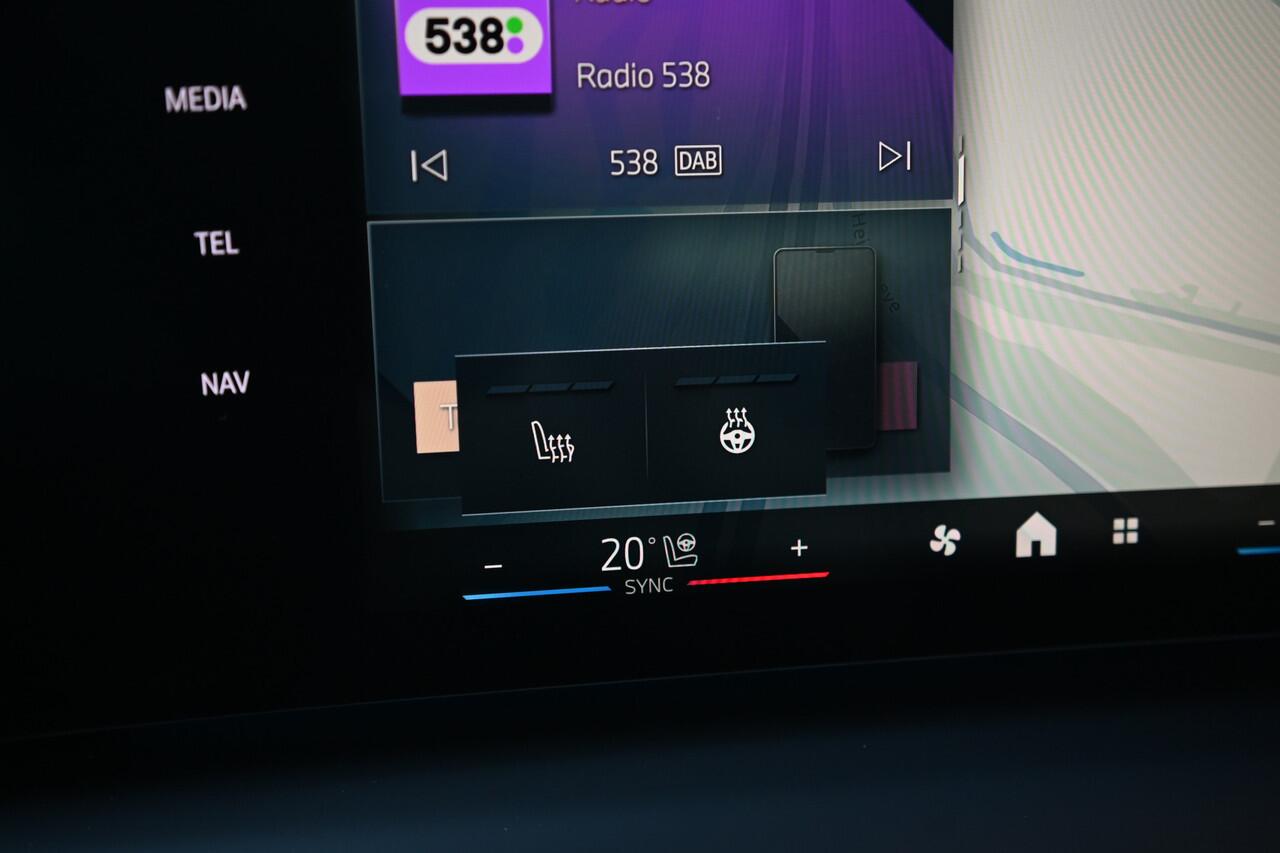 BMW 1-SERIE 120 M Sport Automaat / Panoramadak / Sportstoelen / M Adaptief onderstel / Achteruitrijcamera / Comfort Access / Adaptieve LED / Harman-Kardon