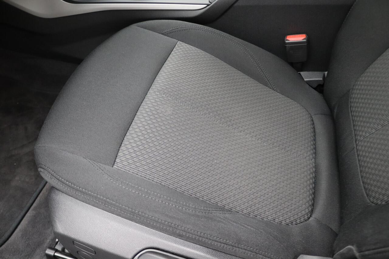 BMW 1-SERIE 5-deurs 118i Executive | Audio Media Pack | Extra Getint Glas Achter | DAB | HiFi | 16''