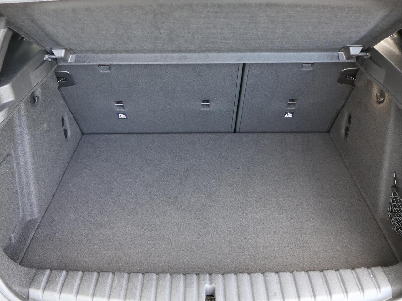 BMW 1-SERIE 120 M Sport Design Edition M Sportpakket Pro/ Stuurwiel verwarmd/ Comfort Access/ panoramadak/ Head-Up/ Harman-Kardon/ M Sportstoelen