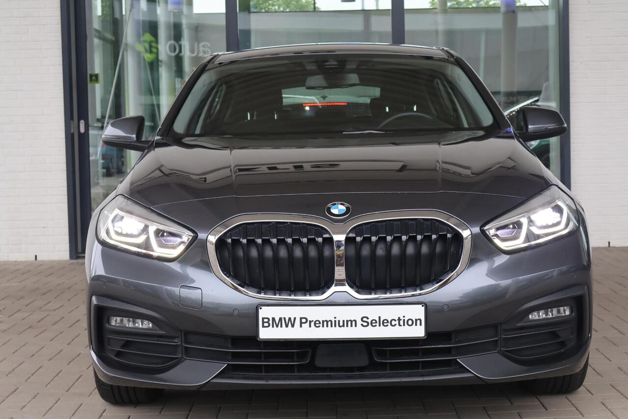 BMW 1-SERIE 118i | Business Edition Plus | Parking Pack | Voorstoelen Verwarmd