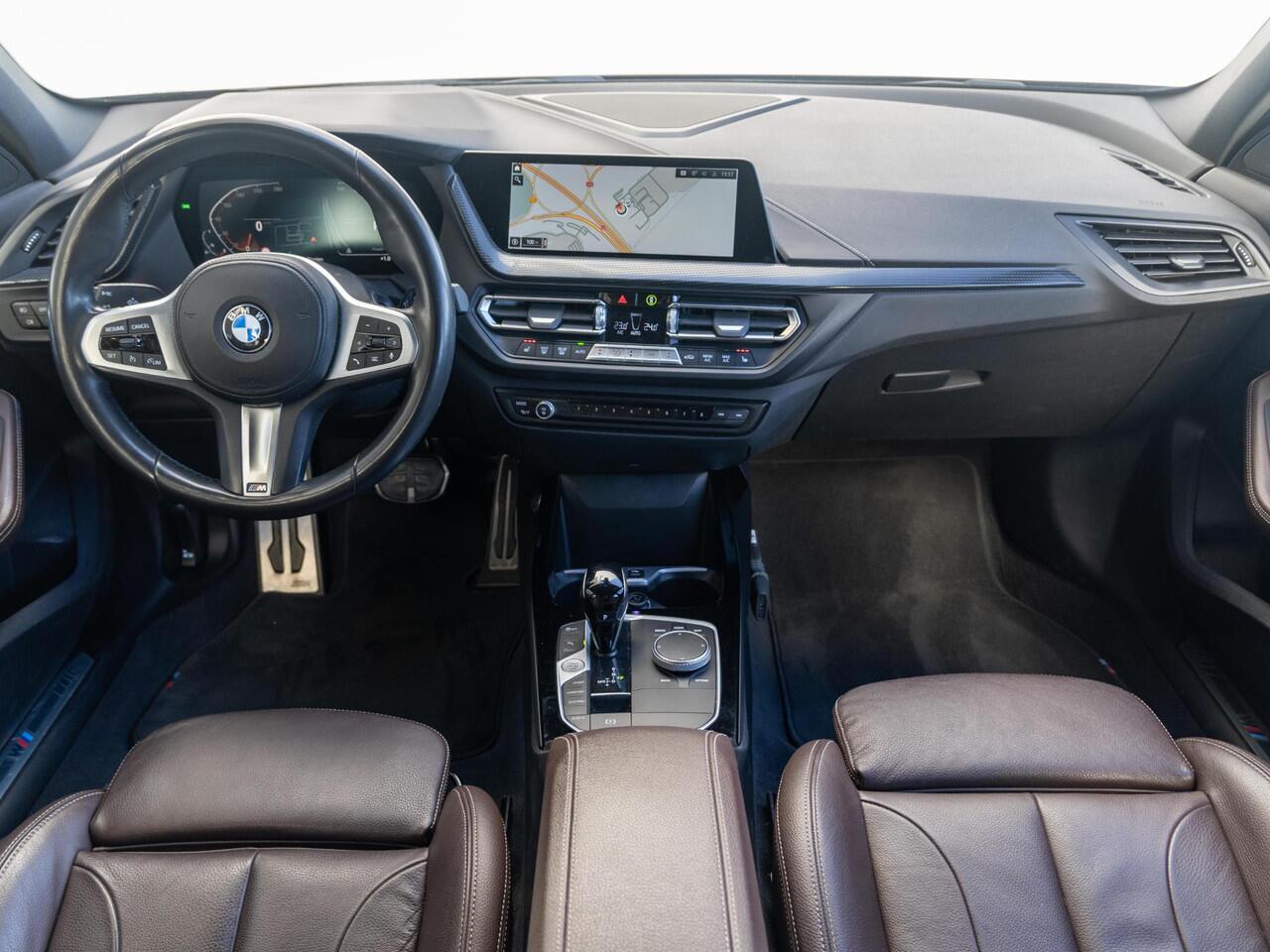 BMW 1-SERIE 120i | High Executive | M Sport | Stoelverwarming | Cruise Control | 17''