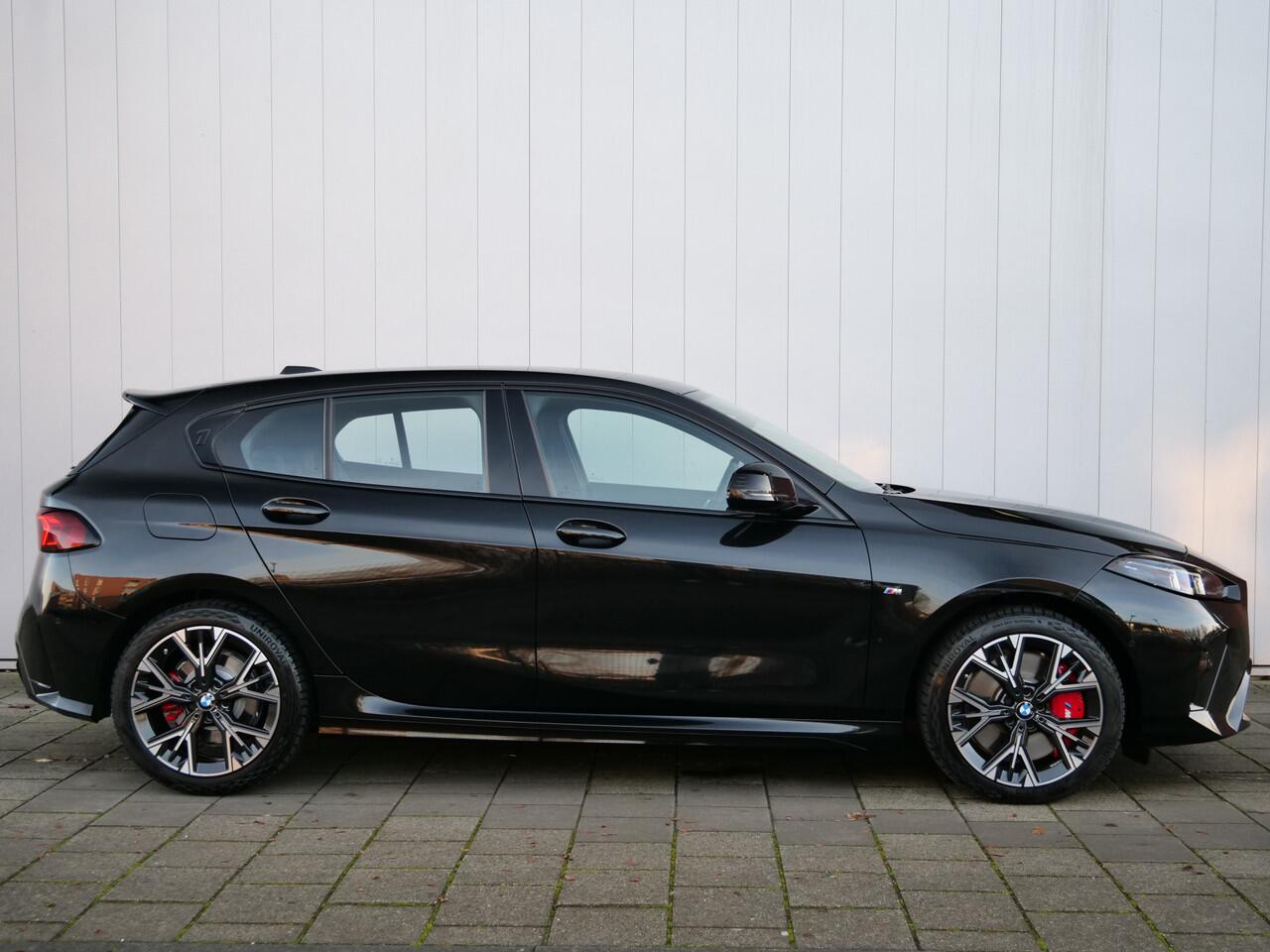 BMW 1-SERIE 116 automaat 123pk M Sportpakket Pro Stoelverwarming / Camera / Keyless entry