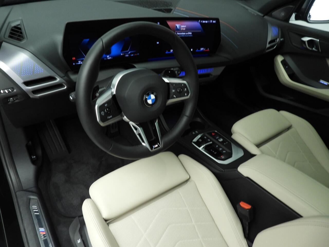 BMW 1-SERIE 120 | M-Sportpakket | LED | Leder | Navigatie | Active cruise | Schuifdak | Keyles go | DAB | Harman-kardon sound | Alu 18 inch