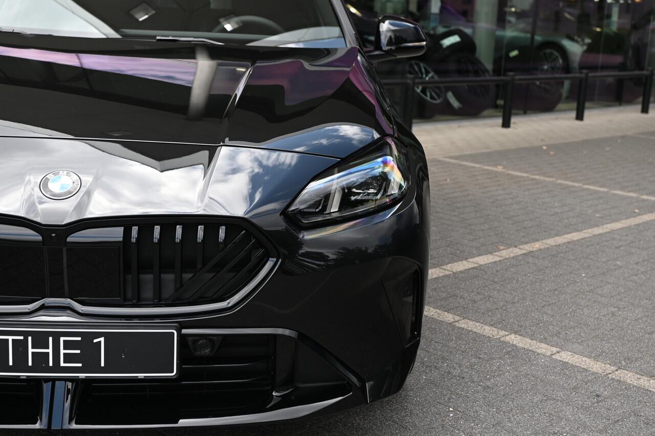 BMW 1-SERIE 120 M Sport Automaat / Sportstoelen / Adaptieve LED / M Adaptief onderstel / Comfort Access / Parking Assistant