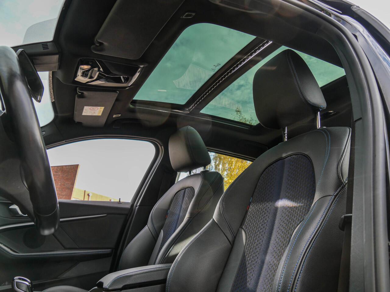 BMW 1-SERIE 118i Automaat M-Sport High Executive | PANODAK | CARPLAY | CAMERA |