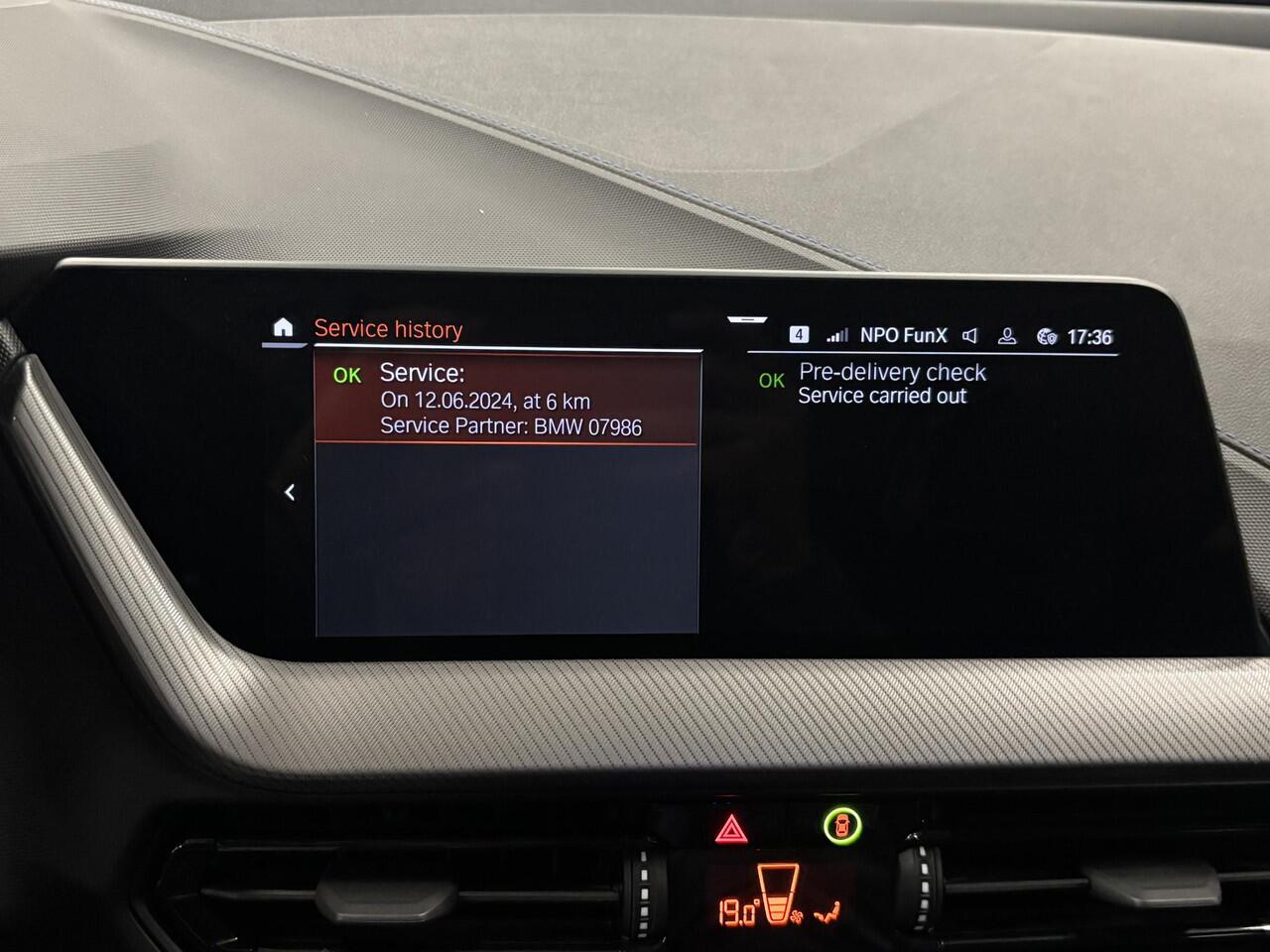 BMW 1-SERIE 118i Automaat / M-SPORT / Pack LED / Fabrieksgarantie tot 06-2026 / Sportstoelen / Trekgewicht 1300 Kg / Cruise control / Stoelverwarming / Apple Carplay Android Auto / Climate control / Keyless Entry/Start /