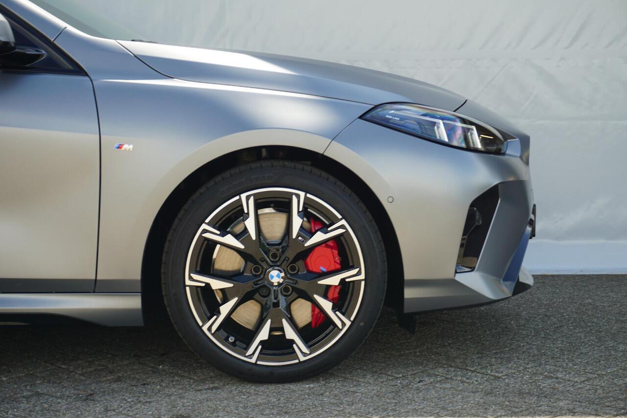 BMW 1-SERIE 120 5-deurs | M Sportpakket Pro | Premium Pack