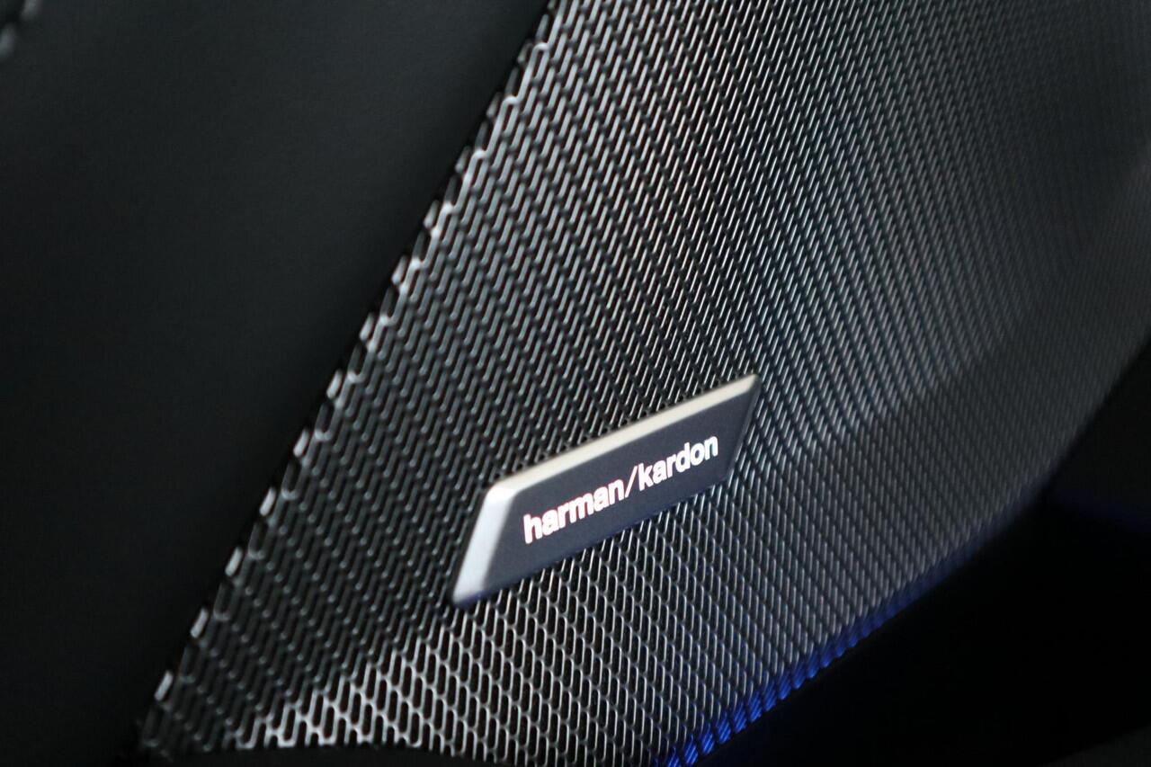 BMW 1-SERIE 5-deurs 120 M Sport Design Edition | Premium Pack | Harman Kardon | Camera | Stoelverwarming | Parkeersensoren | Comfort Access | Parkeersensoren voor en achter