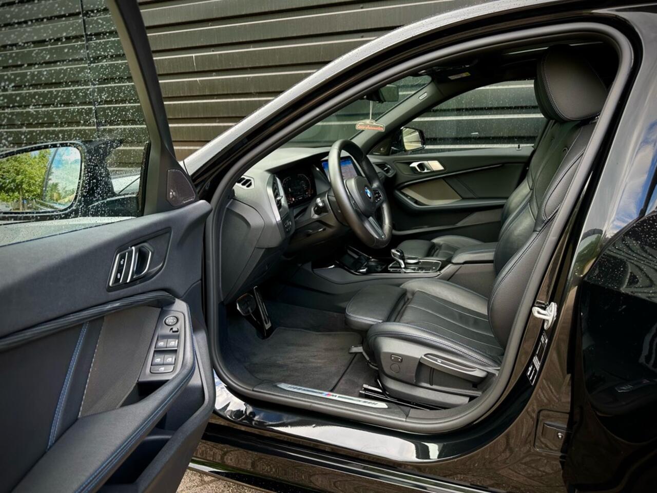 BMW 1-SERIE 118i M135 M-PERFORMANCE PANO|H/K|CAMERA|LEDER