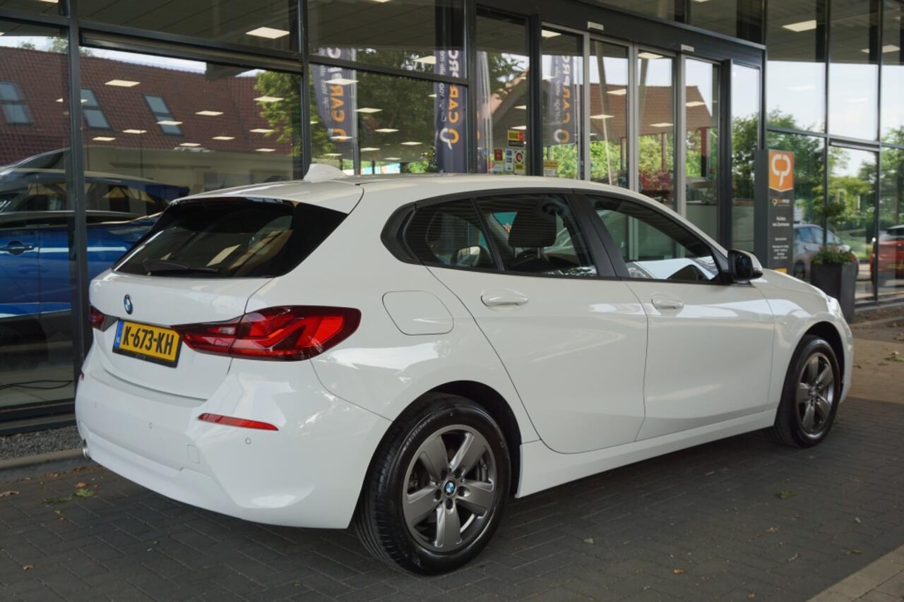BMW 1-SERIE 118i Executive Edition Automaat | Navi | Cruise | Apple Carplay