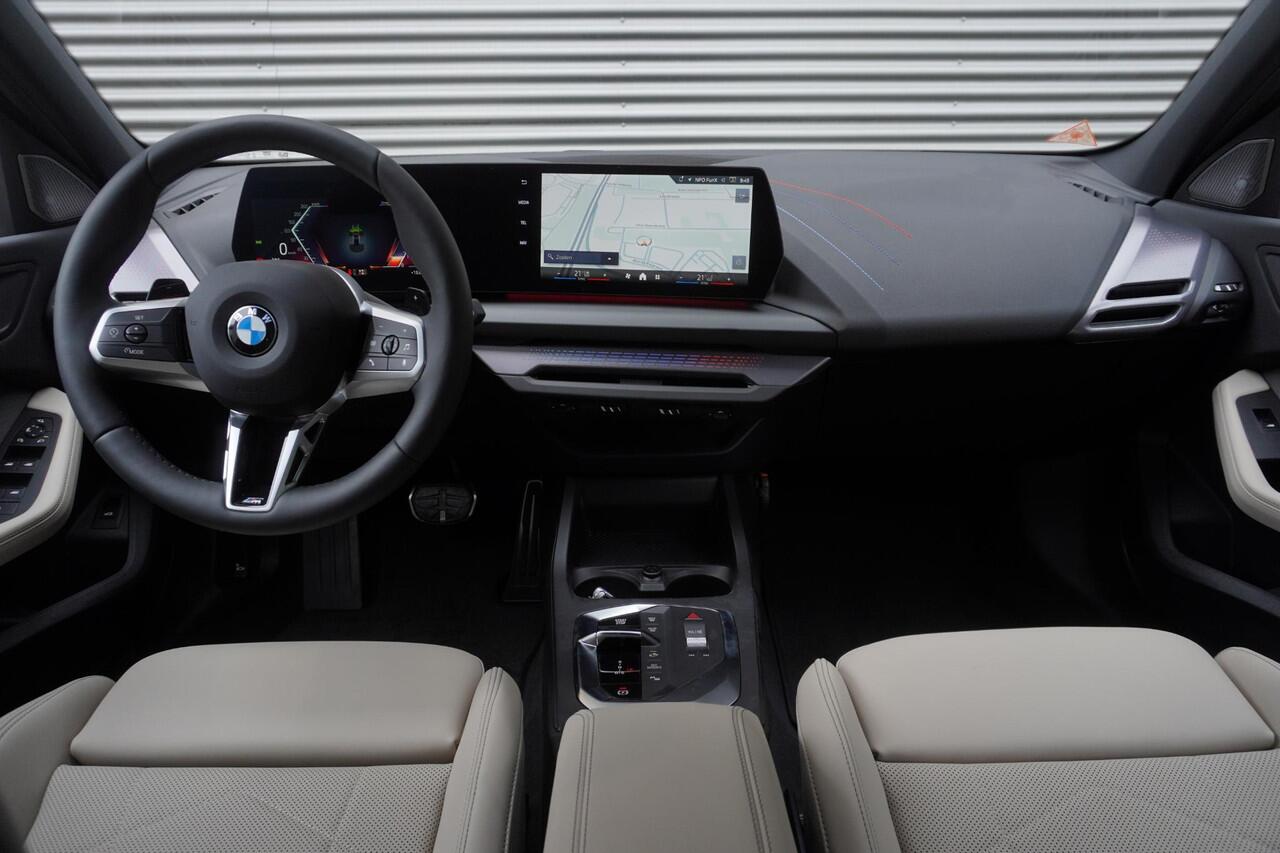 BMW 1-SERIE 5-deurs 120 M Sportpakket | Harman Kardon | Elektr. Achterklep | Draadloze Lader | Comfort Acces | Verwarmd Stuur | Verwarmde Voorstoelen
