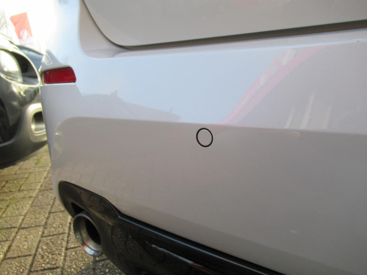 BMW 1-SERIE 118i Executive| Automaat | Climate-Airco | Apple Carplay | Parkeercamera | Incl. BOVAG Garantie | 1ste Eigenaar | DAB+ Radio |