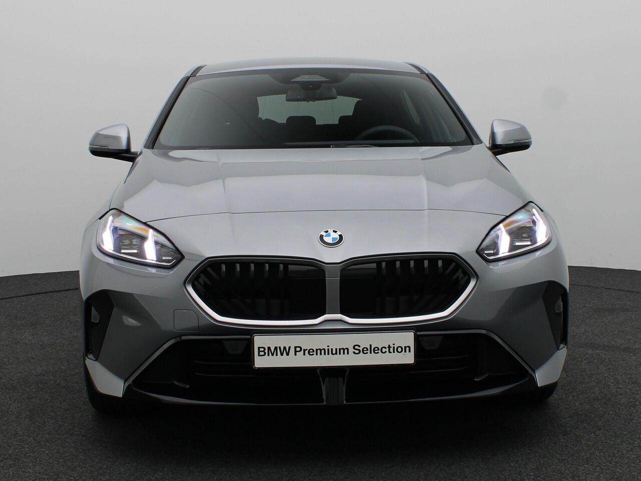 BMW 1-SERIE 120 M Sportpakket Pro | Premium Pack | M Adaptief Onderstel | Parking Assistant | 18''