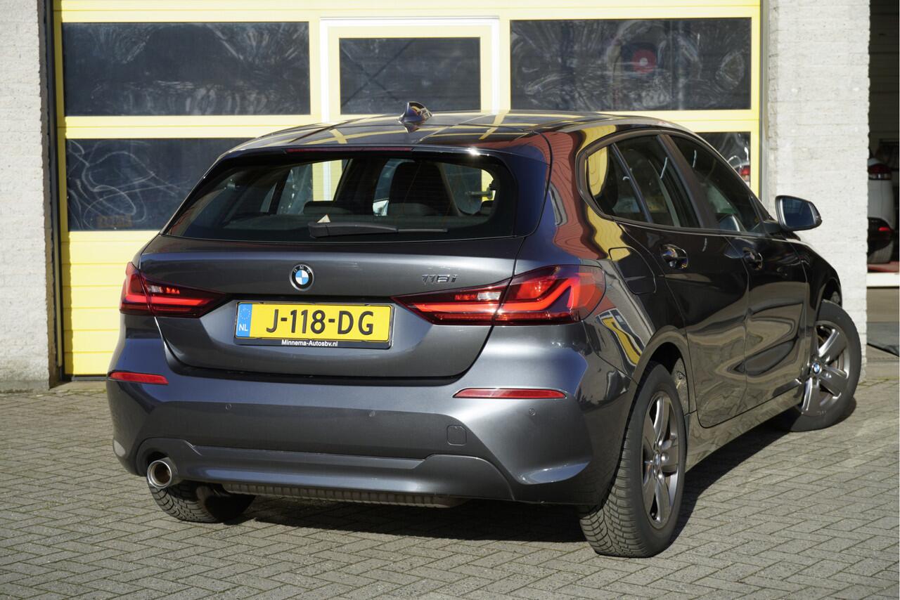 BMW 1-SERIE 118i Automaat! 5drs Executive BJ2020 Lmv 16" | Led | Pdc | Navi | Virtual cockpit | Climate control | Cruise control | Getint glas