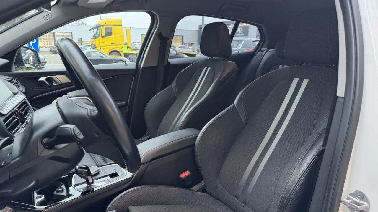 BMW 1-SERIE 118 Sportline Ed | Navi | Apple Carplay | Stoelverwarming