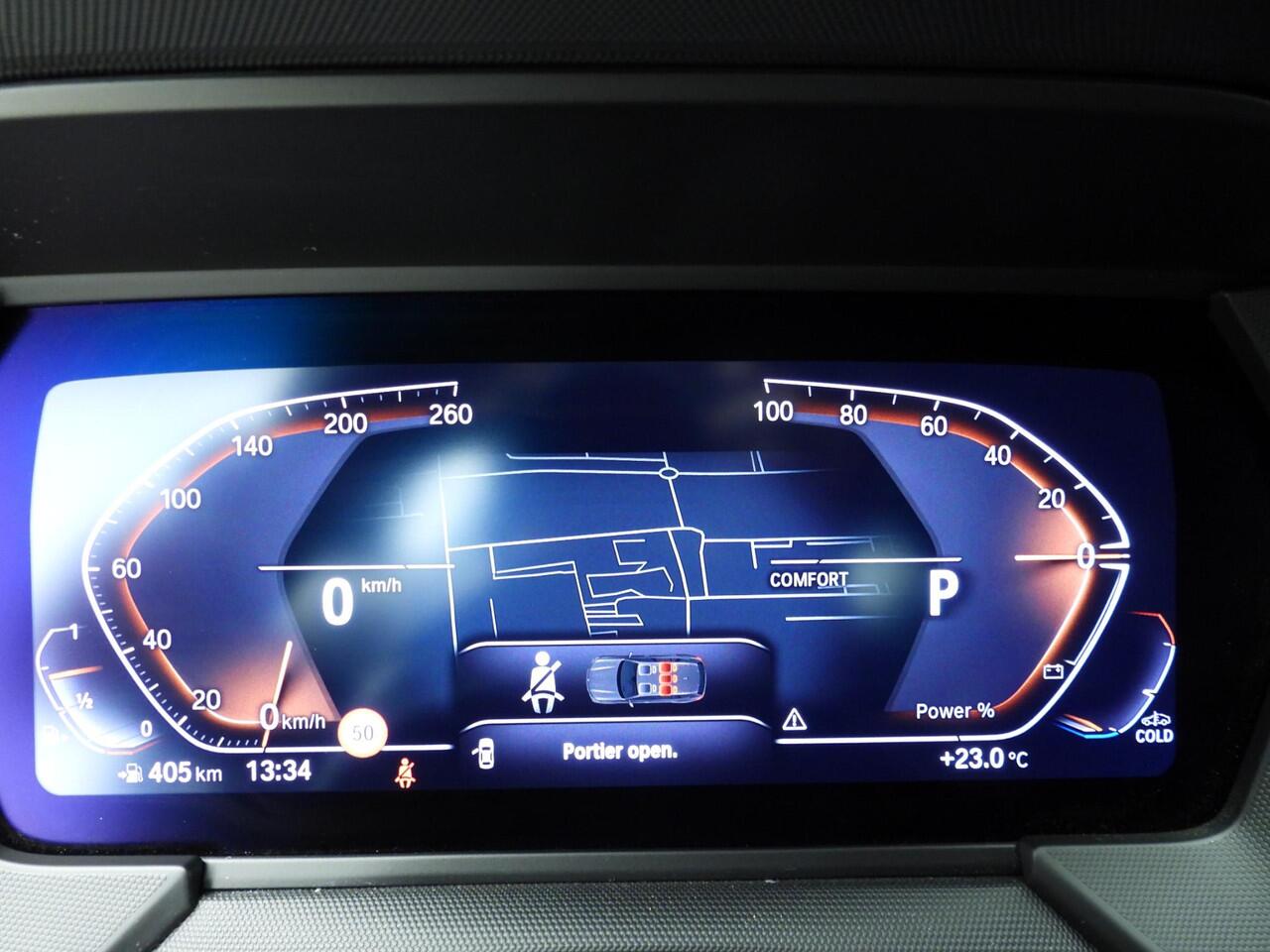 BMW 1-SERIE 5-deurs 118i | LED | Navigatie | Sportstoelen | Clima | Cruise controle | PDC | DAB | Alu 17 inch