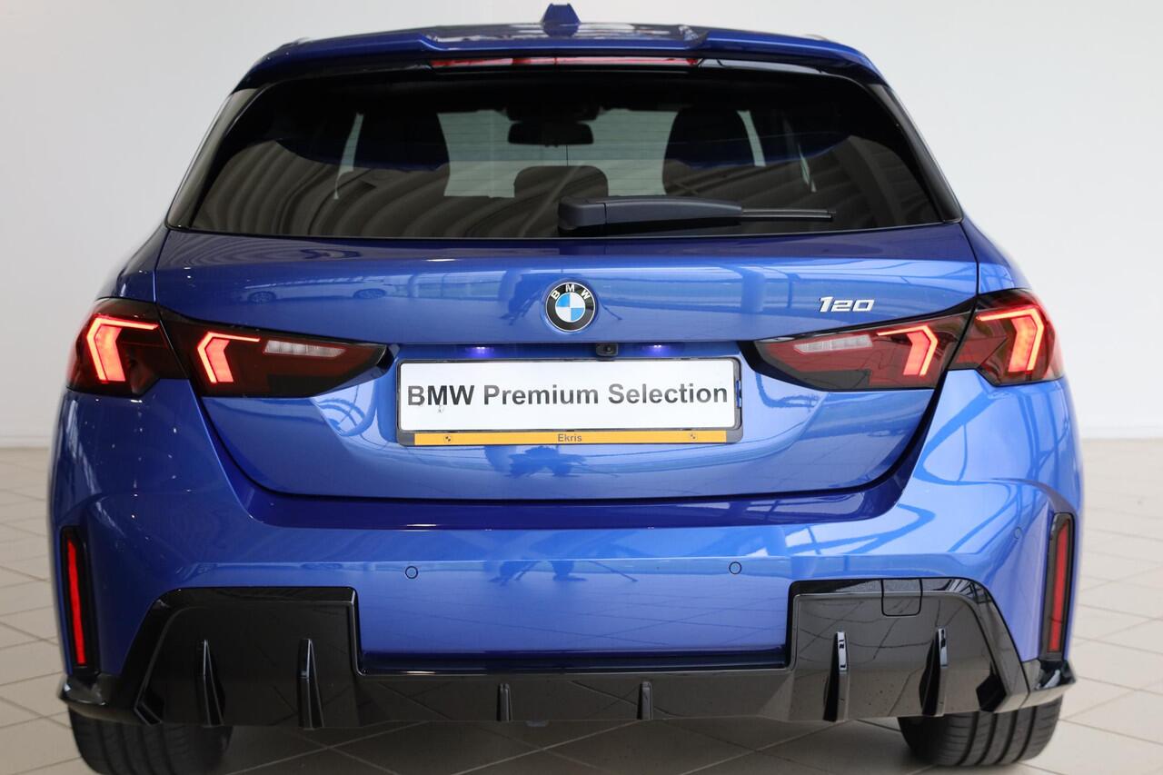 BMW 1-SERIE 120 | M Sportpakket Pro | Premium Pack | Panorama Dak | Trekhaak