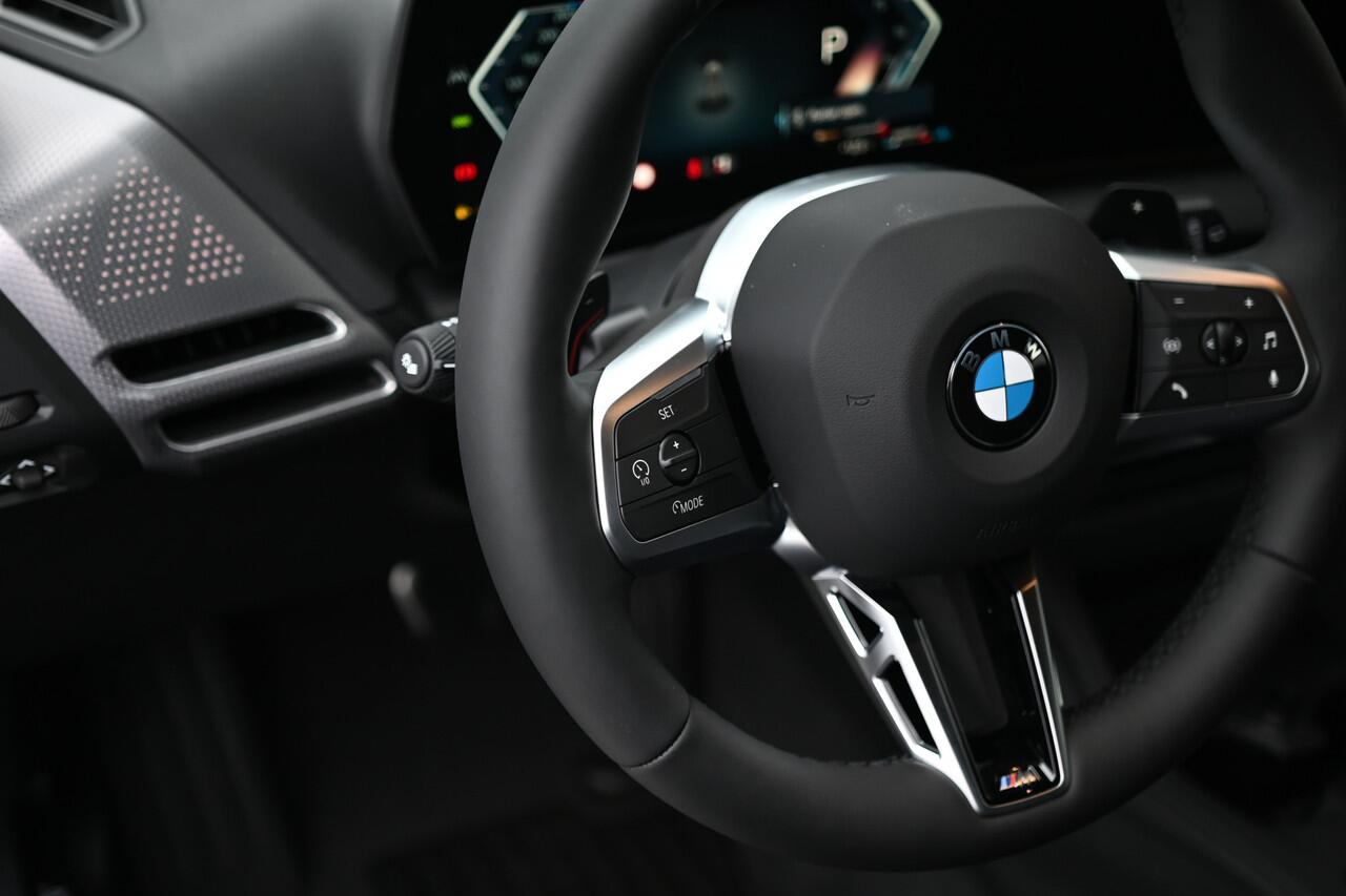 BMW 1-SERIE 120 M Sport Automaat / Sportstoelen / Achteruitrijcamera / M Adaptief onderstel / Parking Assistant / Stoelverwarming