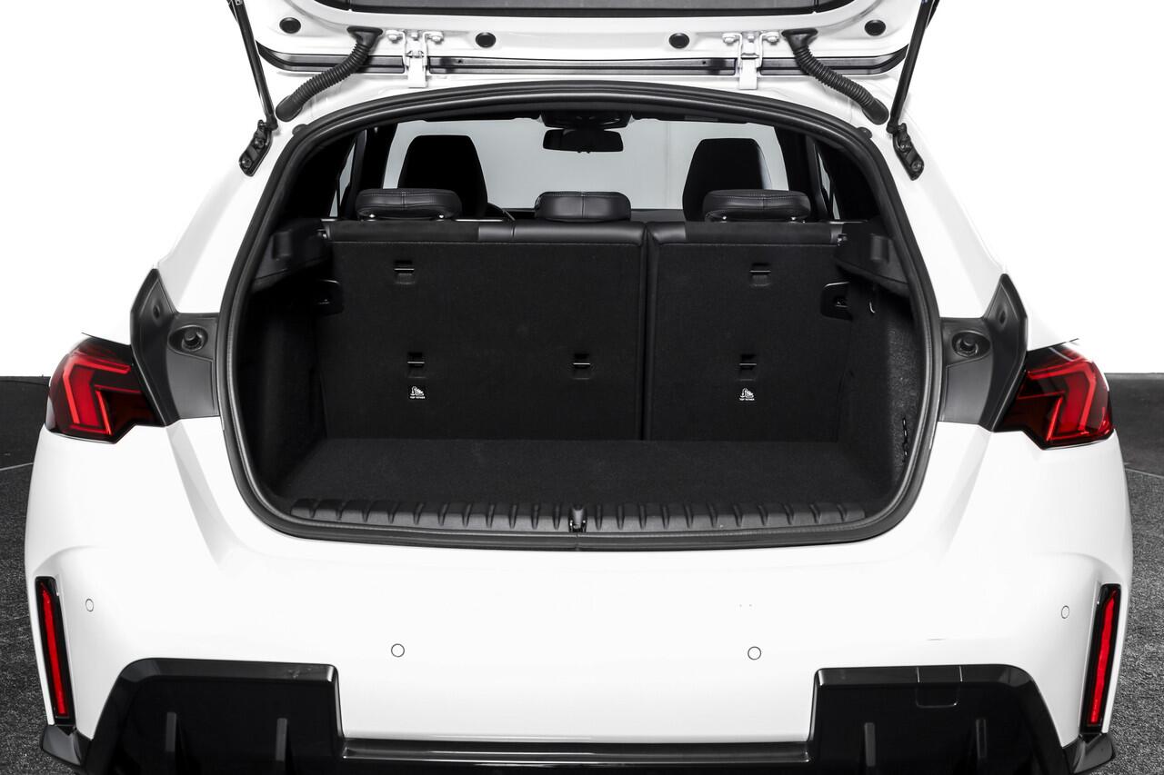 BMW 1-SERIE 120 M Sport | Dig. Cockpit | Adapt. Cruise | Harman/Kardon | Stoelverw. | PDC | Camera | NAV + App. Connect | ECC | DAB | LM 18" | 9351