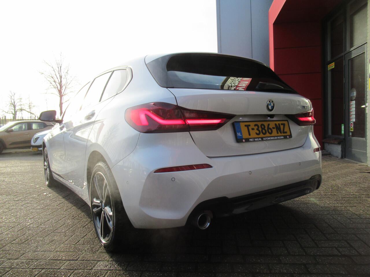 BMW 1-SERIE 118i Executive| Automaat | Climate-Airco | Apple Carplay | Parkeercamera | Incl. BOVAG Garantie | 1ste Eigenaar | DAB+ Radio |