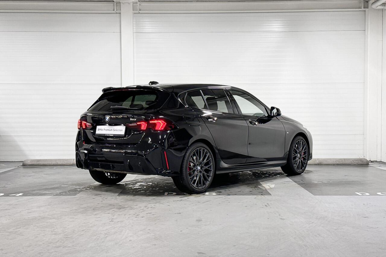 BMW 1-SERIE 123 xDrive | M-Sport Pro | Innovation Pack | Head-up Display | Harman/Kardon | Comfort Access | Selections