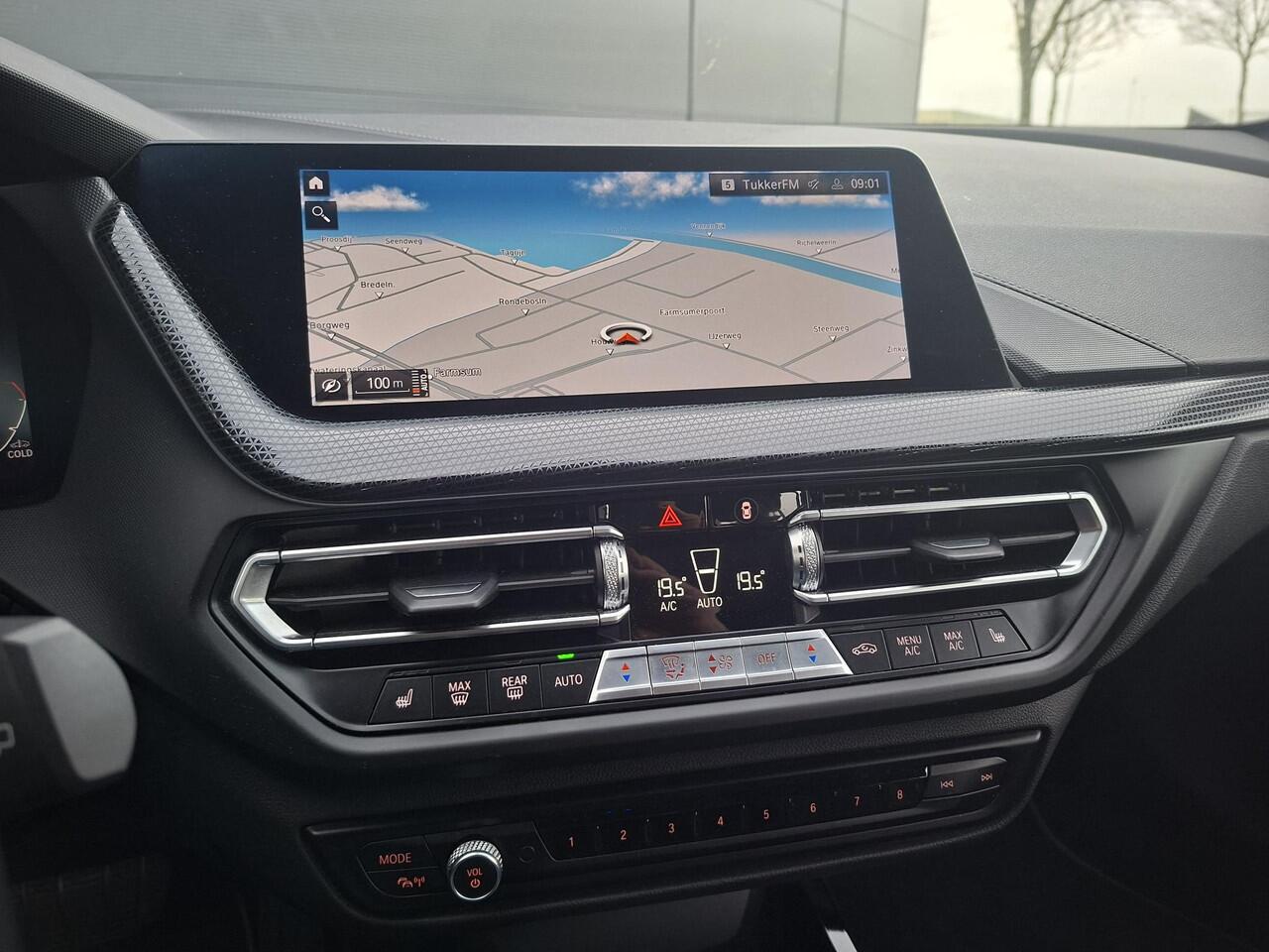 BMW 1-SERIE 118i Business Edition | Sportline | Comfort Pack | LED | Carplay