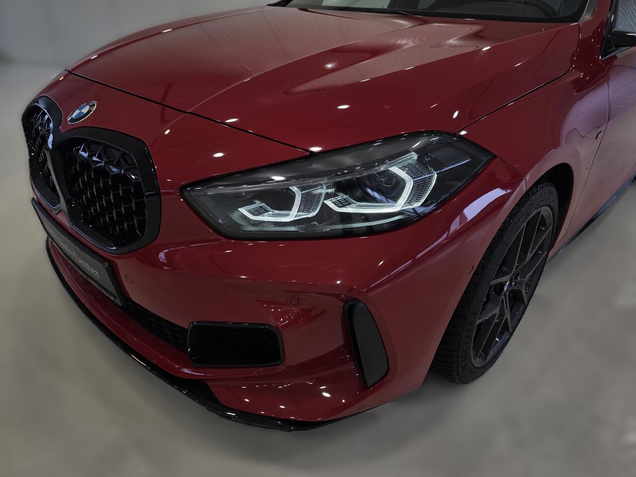 BMW 1-SERIE M135i xDrive M Performance |Fabrieksgarantie|1e eigenaar|