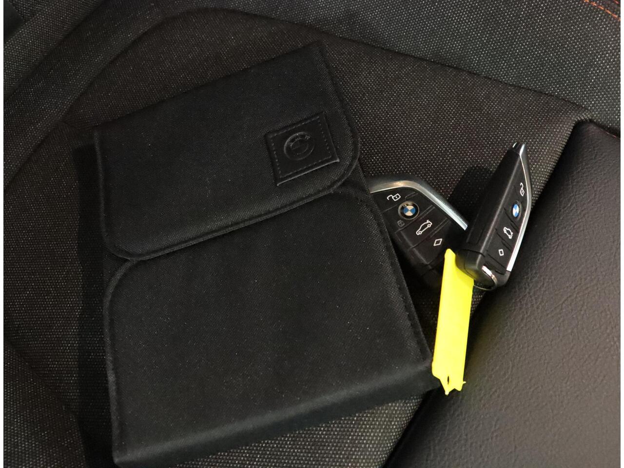 BMW 1-SERIE 118i Executive Edition Sport Line | Audio Media Pack | Parkeersensoren | Climate Control | LED | HiFi