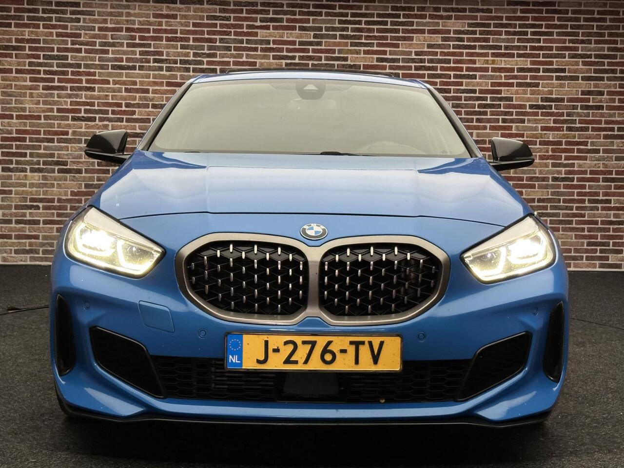 BMW 1-SERIE M135i xDrive M-pakket | Dak| CarPlay| H/K| Memory| Head-up|