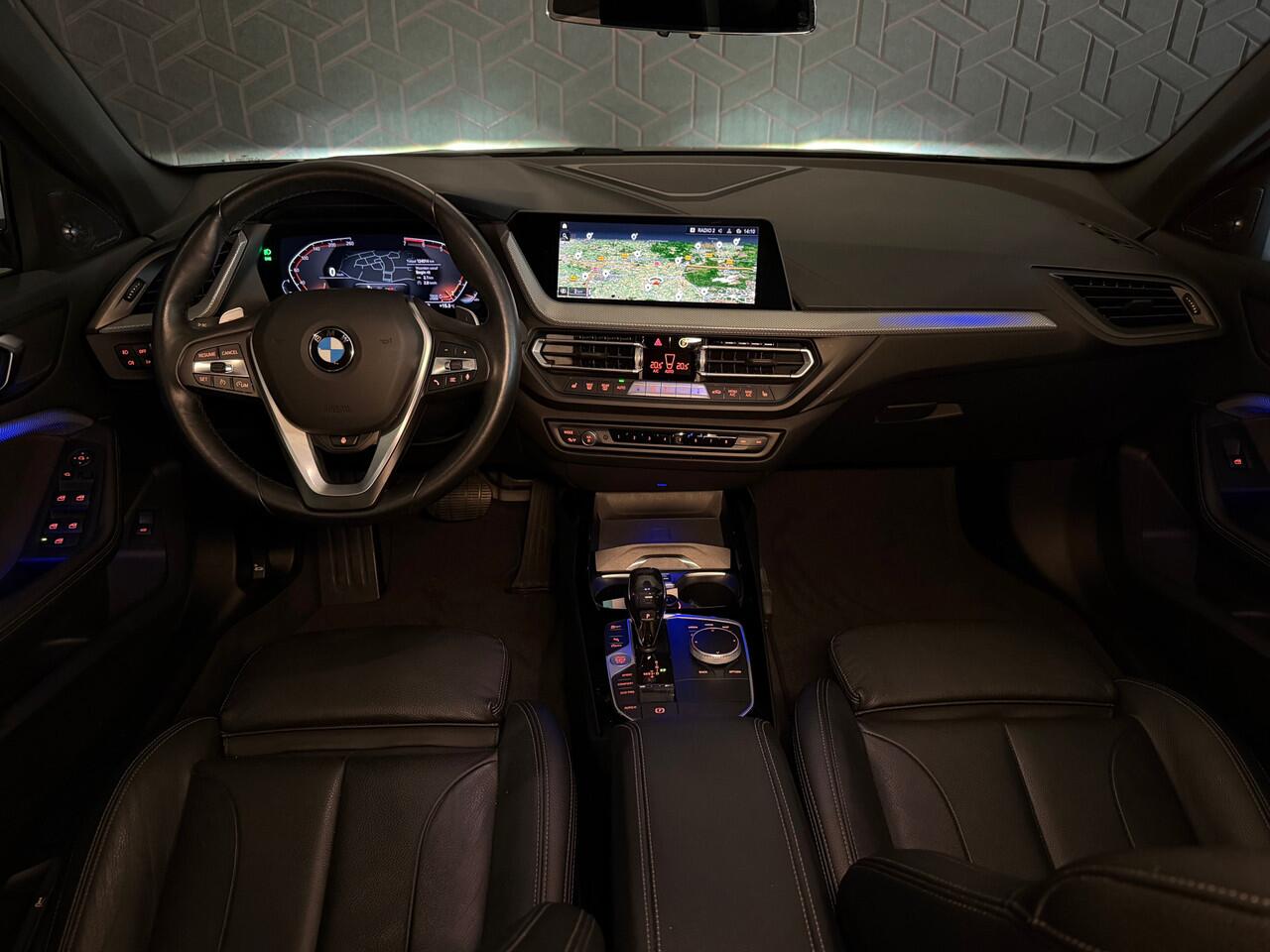 BMW 1-SERIE 120i High Exe | Pano | Head-up | Keyless | H&K | Leder