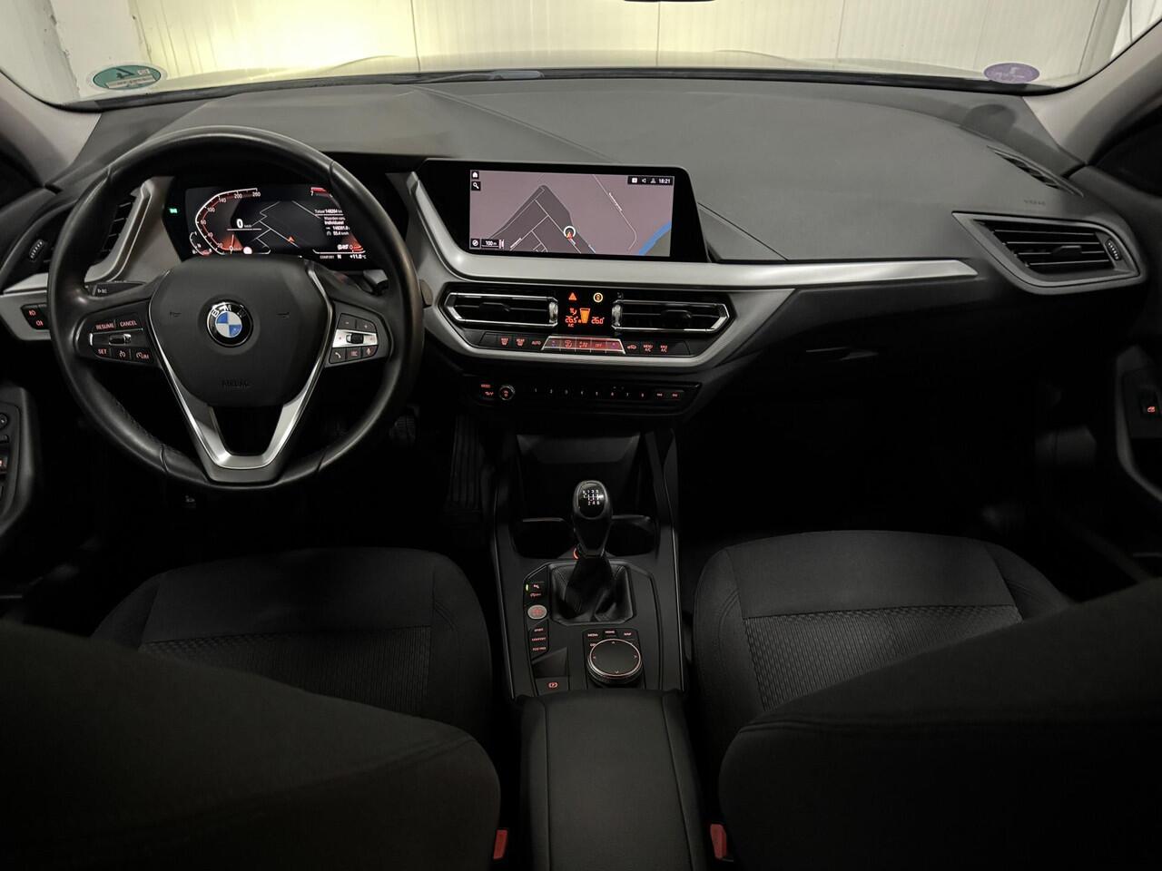 BMW 1-SERIE 118i 141 PK Executive Edition DIGI-DASH NAVI CAMERA PDC LMV