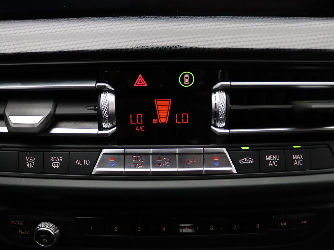 BMW 1-SERIE 118i Executive Edition Camera | Cruise | Navi | Parkeersens. v+a