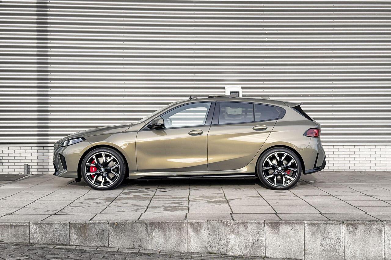 BMW 1-SERIE 120 M Sportpakket Pro / Innovation Pack / Comfort Access / Panoramadak