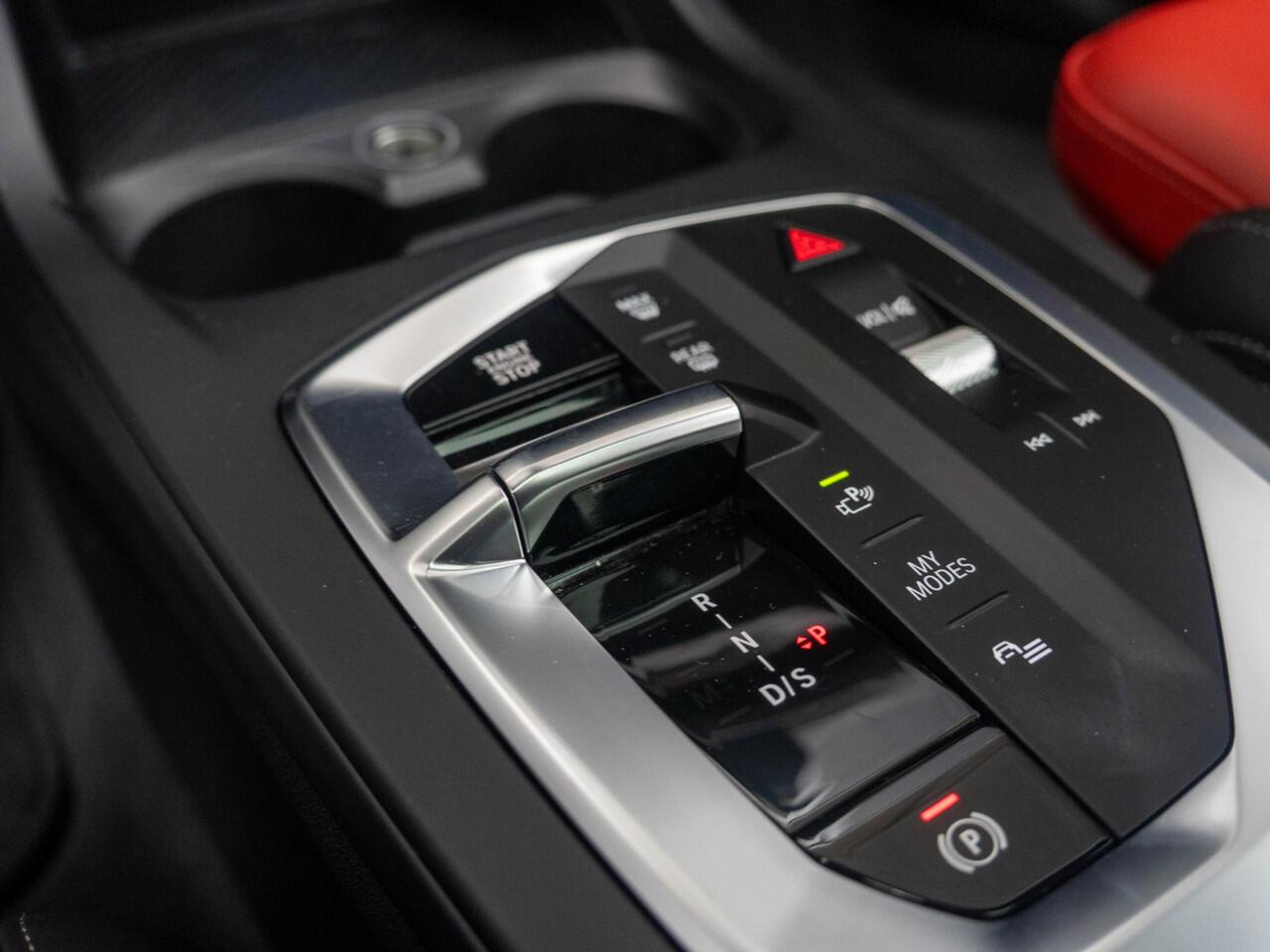 BMW 1-SERIE 120 | M Sportpakket Pro | Innovation Pack | Verwarmd Stuurwiel | Comfort Access | Panoramadak | Head-Up Display | 18''