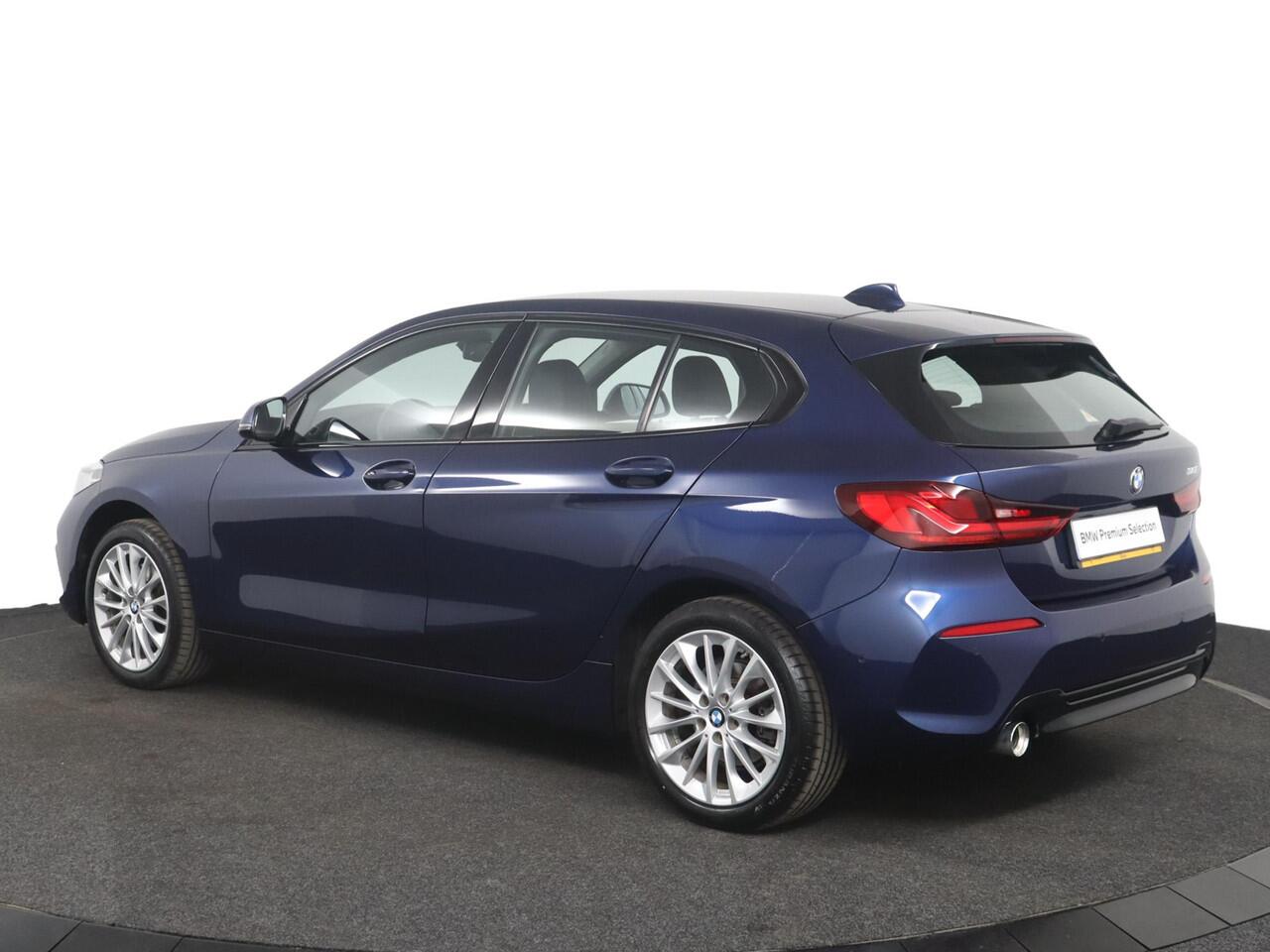 BMW 1-SERIE 118i Executive Edition Sport Line | Audio Media Pack | Parkeersensoren | Climate Control | LED | HiFi