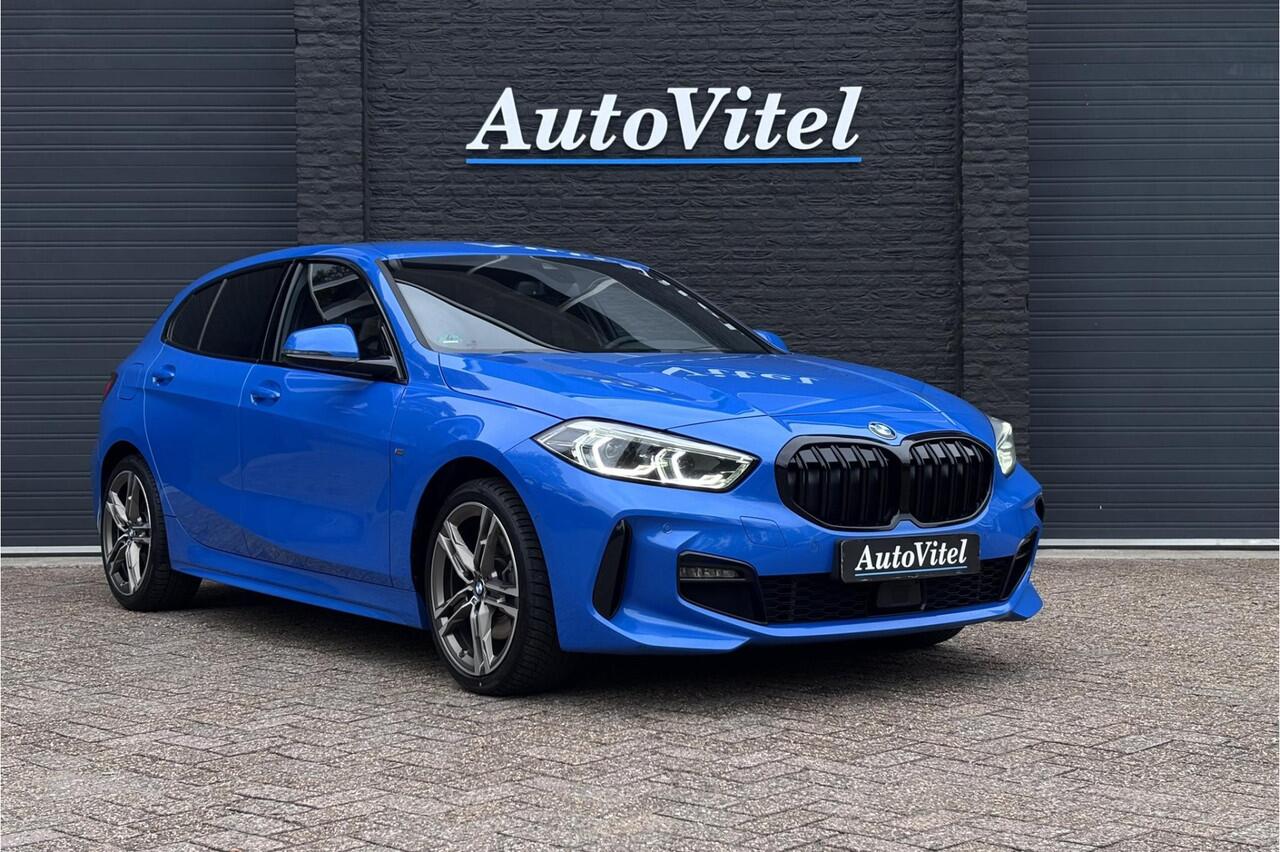 BMW 1-SERIE 118i M-sport | Stoel + Stuurverwarming | Camera | Adaptive Cruise | 2024