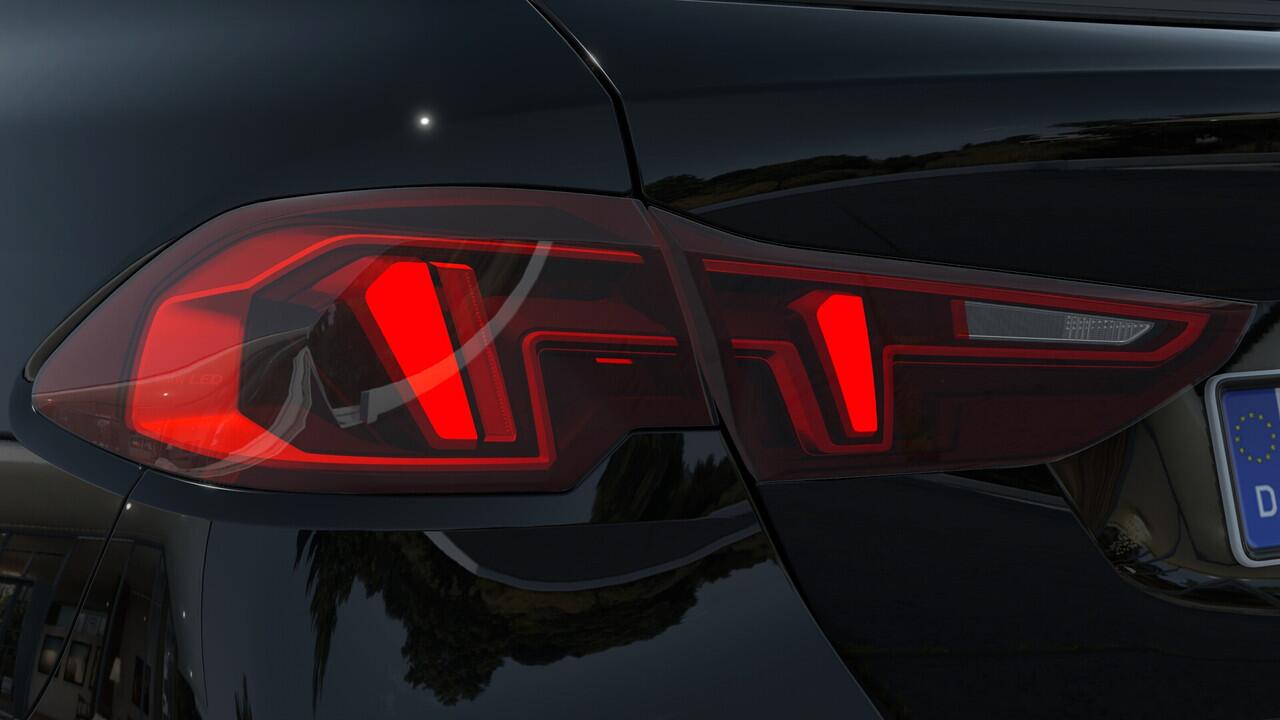 BMW 1-SERIE 120 Automaat / Sportstoelen / Achteruitrijcamera / Parking Assistant / Stoelverwarming