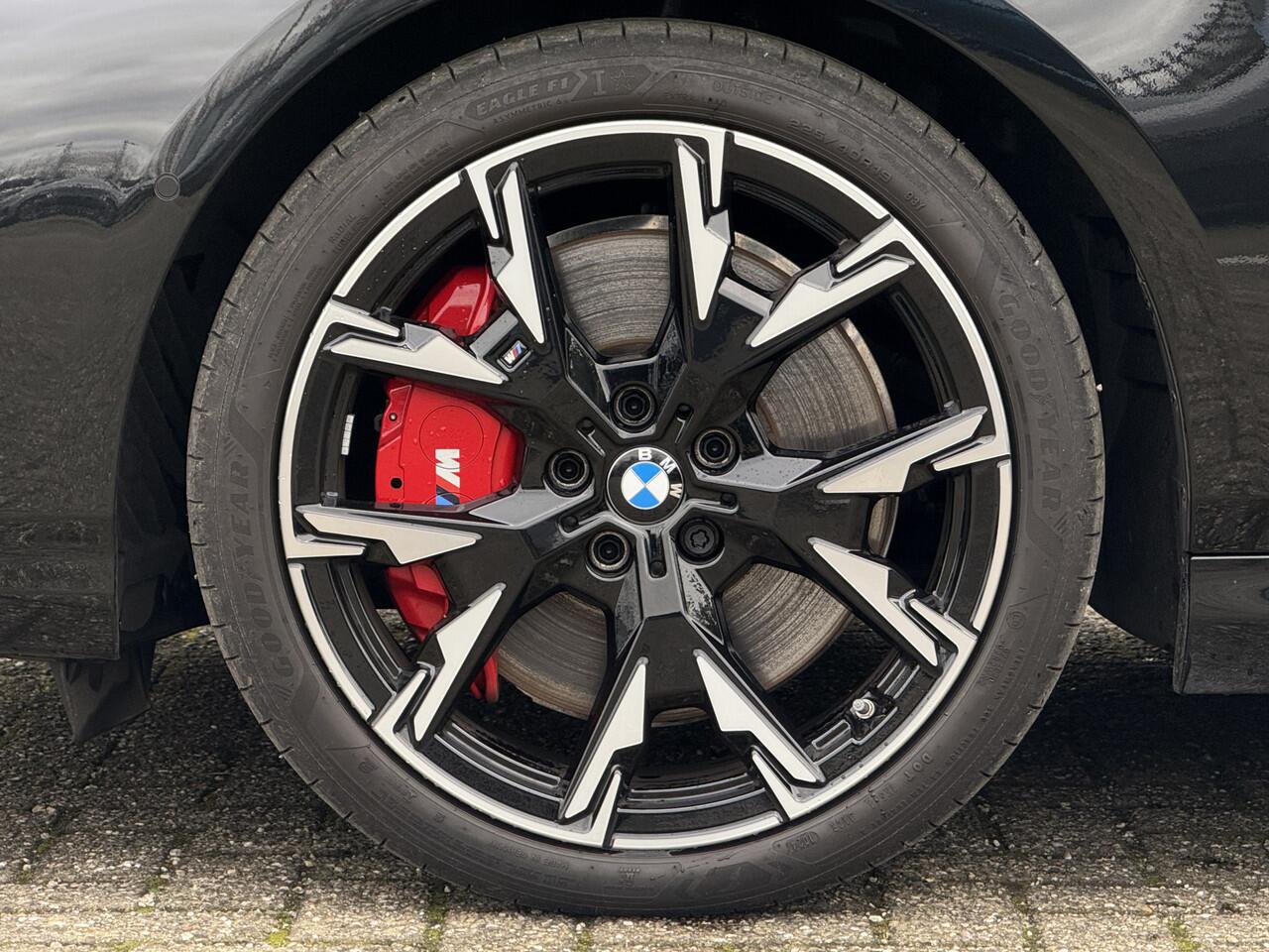 BMW 1-SERIE 5-deurs 120 | M-Sport Pro | 19'' | Driv. Ass. Prof. | Harman/Kardon | Shadow Line | BSI 3jr - 40.000 km