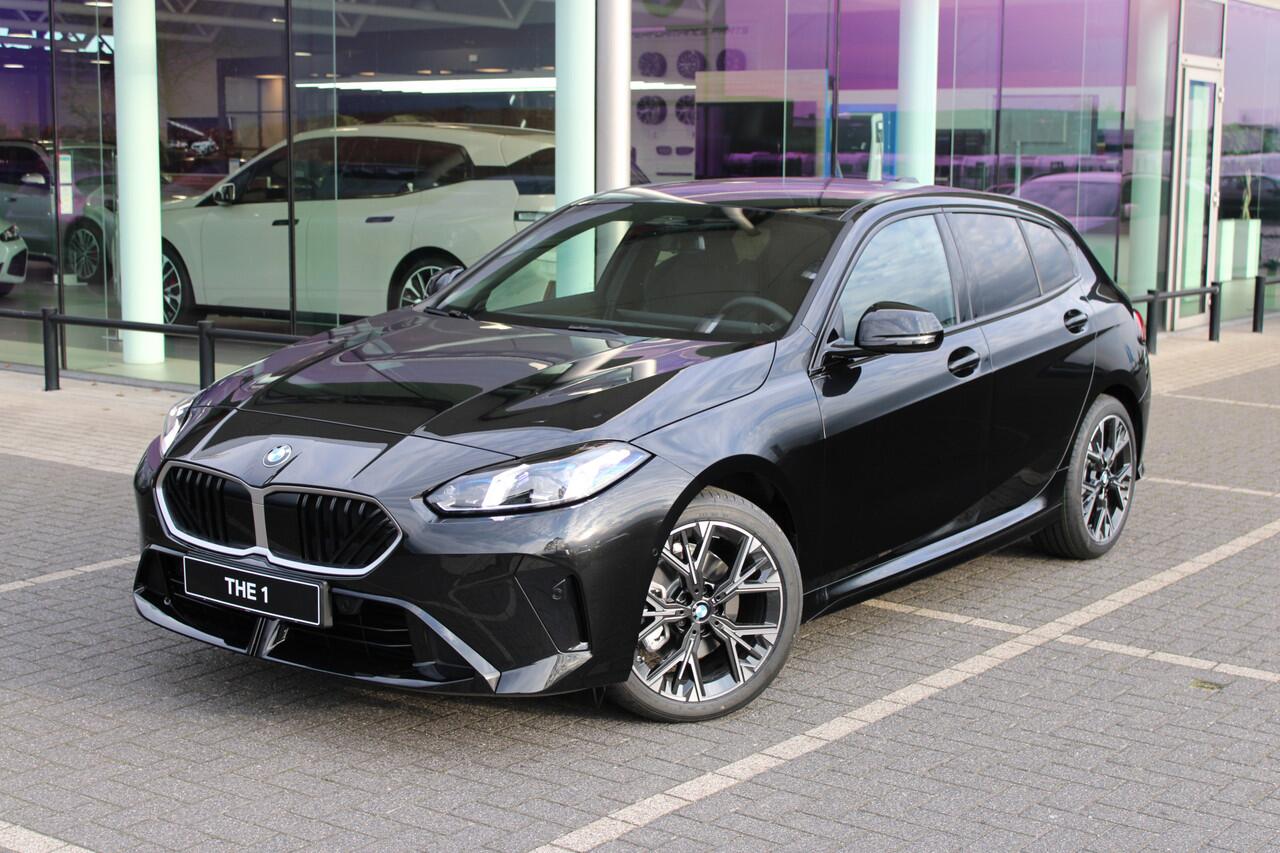 BMW 1-SERIE 120 M Sport Automaat / Sportstoelen / Achteruitrijcamera / M Adaptief onderstel / Comfort Access / Adaptieve LED / Stoelverwarming