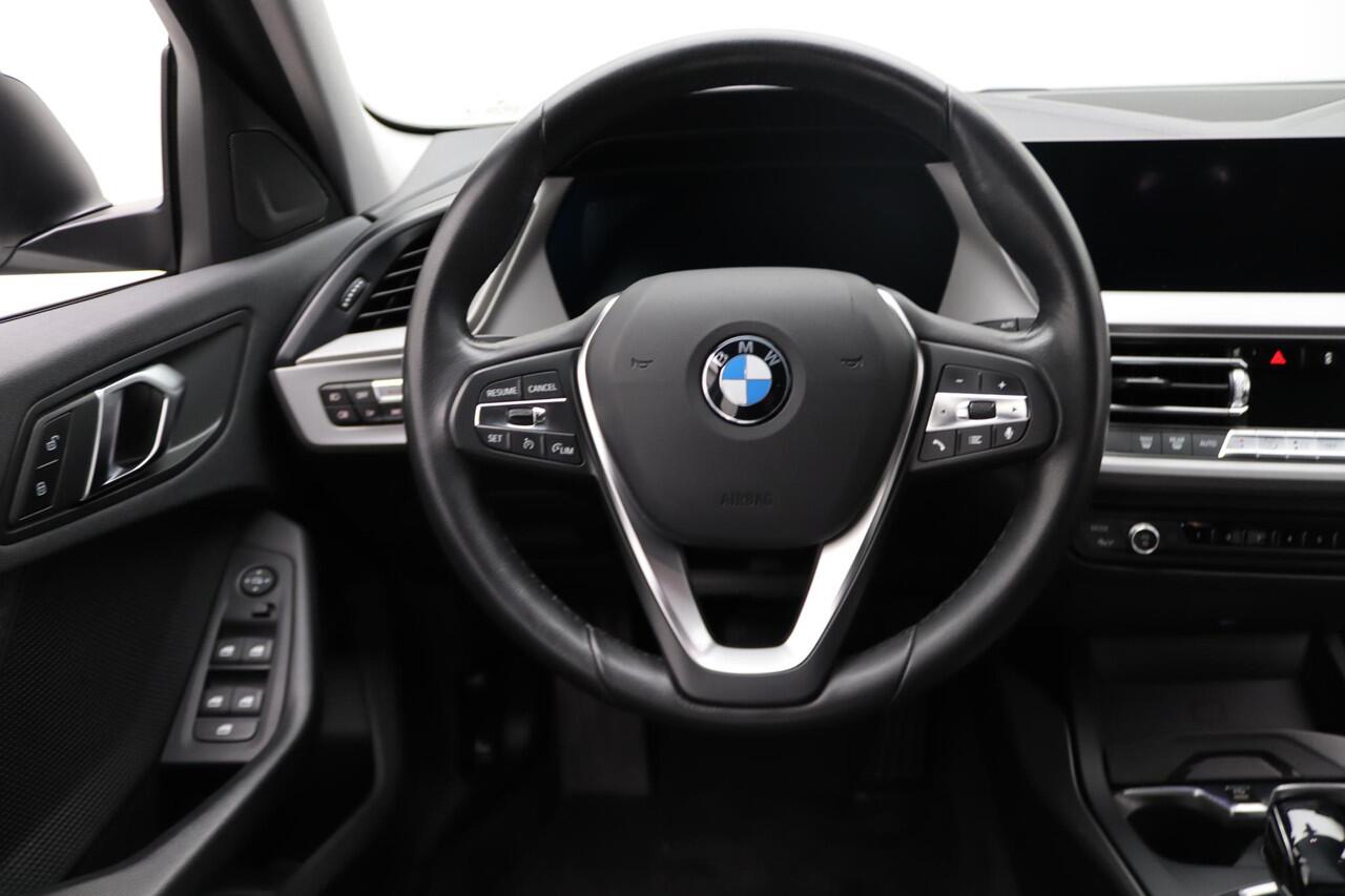 BMW 1-SERIE 5-deurs 118i Executive | Audio Media Pack | Extra Getint Glas Achter | DAB | HiFi | 16''