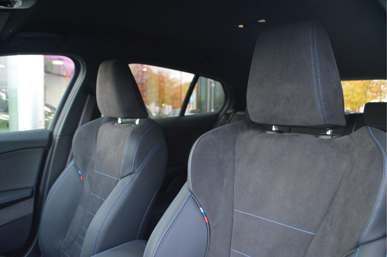 BMW 1-SERIE 120 M Sport Automaat / Sportstoelen / Achteruitrijcamera / M Adaptief onderstel / Comfort Access / Adaptieve LED / Harman-Kardon