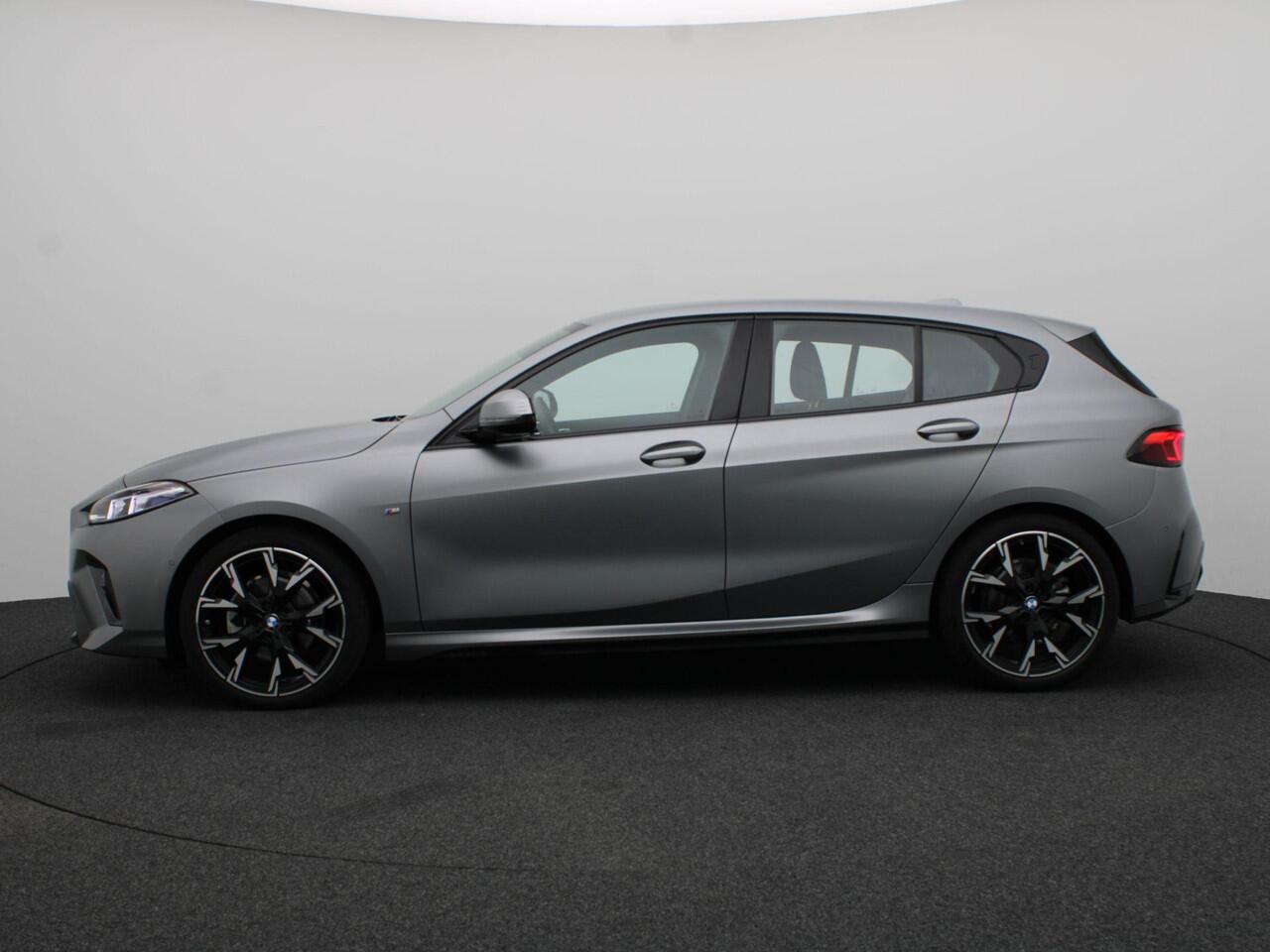 BMW 1-SERIE 120 M Sportpakket | Premium Pack | M Adaptief onderstel | Comfort Access | Driving Assistant | 19''