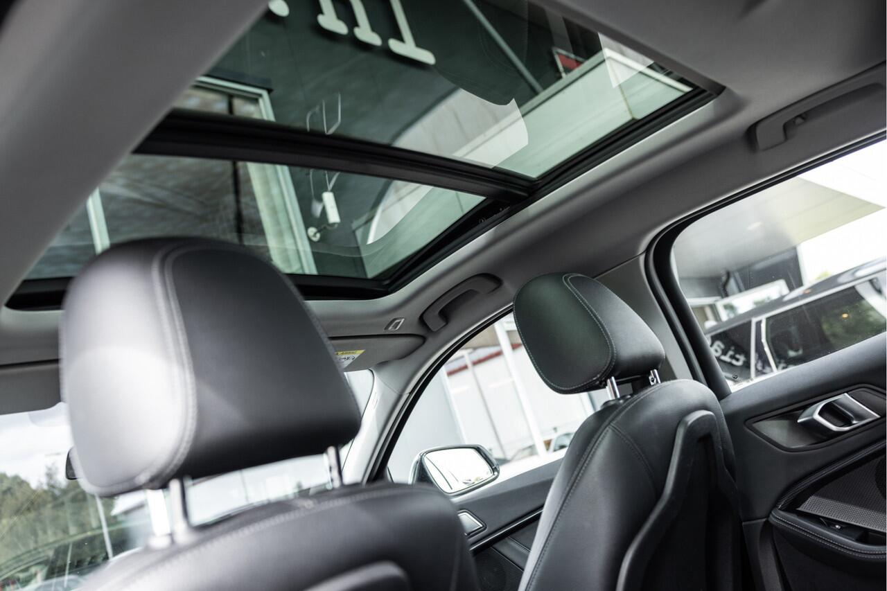 BMW 1-SERIE 118i High Executive Edition | Pano | Camera