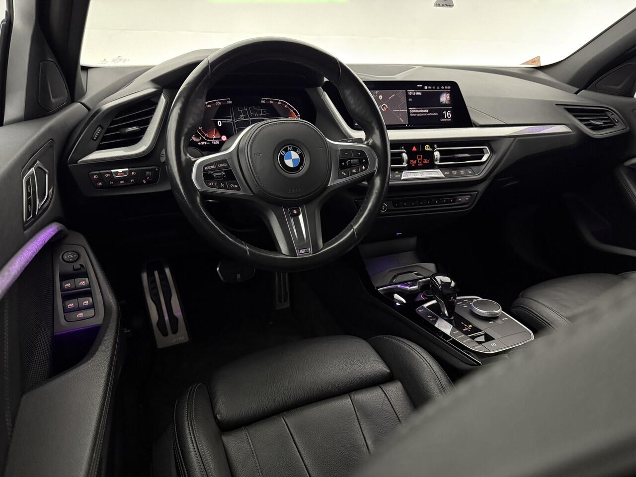 BMW 1-SERIE 118i M-Sport | Virtual | Camera | LED | Carplay | Stoel/Stuurverw. | Kuipstoelen | NAP