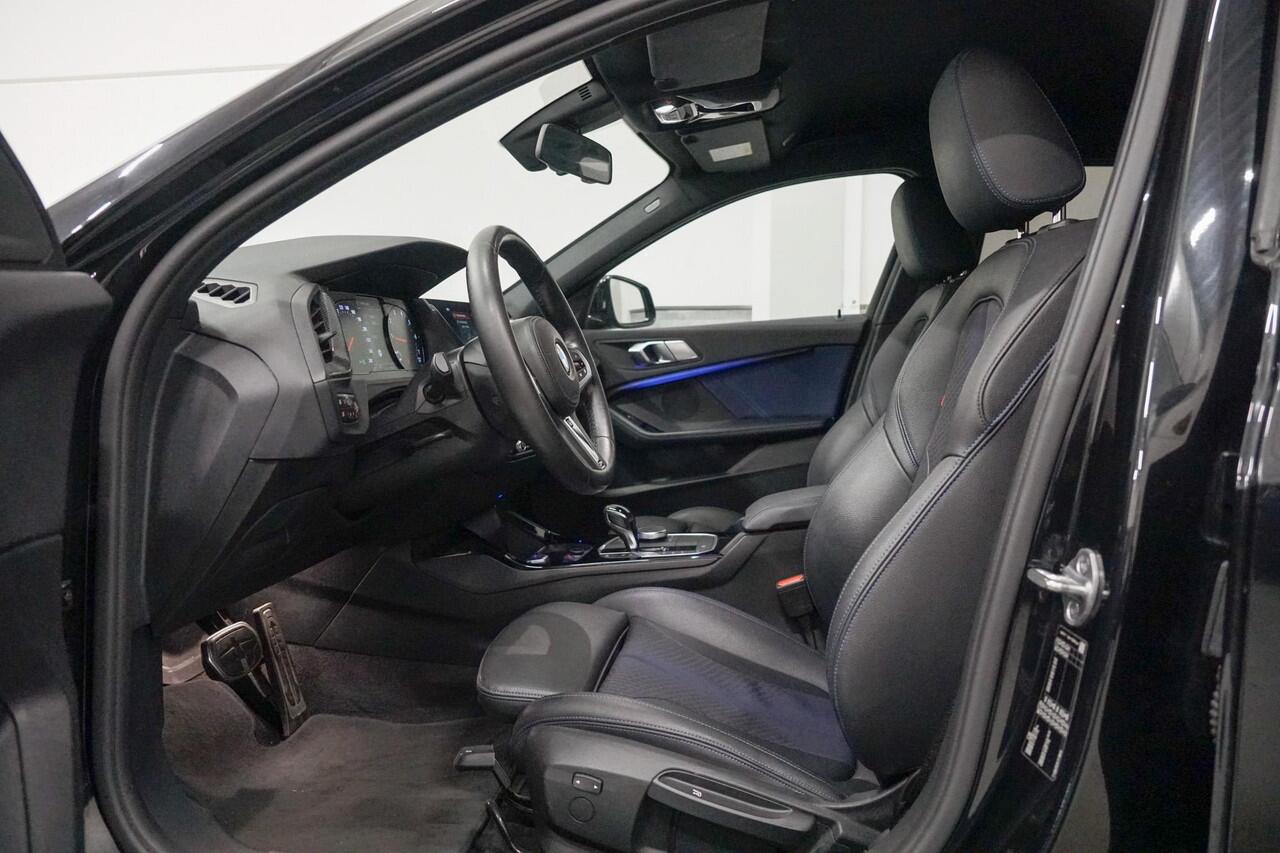 BMW 1-SERIE 118i M-Sport | CarPlay | Stuurverwarming